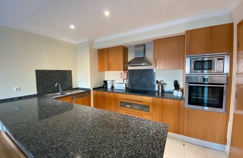 Olhos D'Agua Condo | Luxury sea-view 1-room apartment hosting up to 4 people