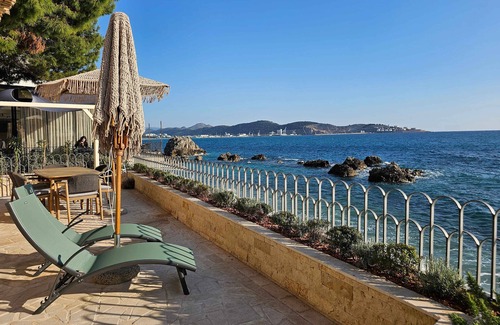 Bar Villa | Luxury Seaside Villa with Pool & Beach Access