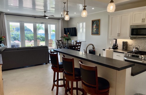 Hart Bay Condo | Luxury,Seaview condo,Jacuzzi,Kayaks,Paddle Boards,Snorkeling gear, Close to Town