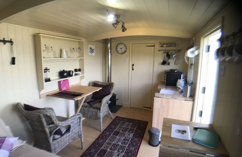 Coldingham Cabin | Luxury Shepherd's Hut (The Hawthorn) at Templehall