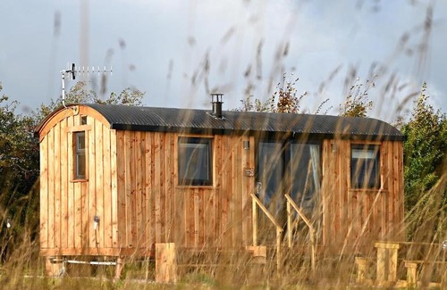 Monyash Ski Chalet | Luxury Shepherd Hut in the Peak District