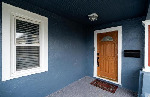 Hyde Park Villa | Luxury Short and Midterm Hyde Park Getaway