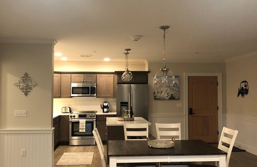 North Conway Condo | Luxury Ski IN/Ski OUT Kearsarge Brook Condo 2 bed, 2 bath at Cranmore Mountain