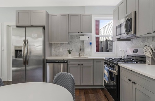 The Heights Apartment | Luxury Stay for NYC visit - Jersey City - 10 Min to NYC Train station