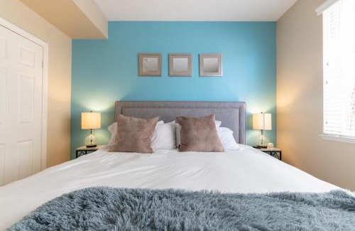Valencia Apartment | Luxury Suite, Fast Wifi, King Bed, Pool And Spa