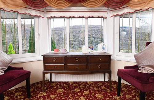 Margam Bed & Breakfast | Luxury Suite in quiet countryside location