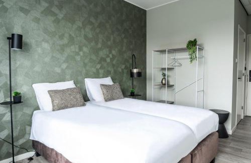 Raamsdonksveer Apartment | Luxury Suite W Wifi & Private Bath