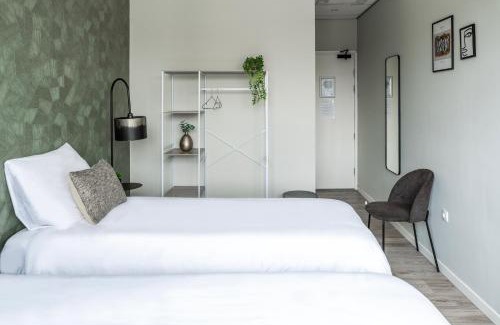 Raamsdonksveer Apartment | Luxury Suite W Wifi & Private Bath