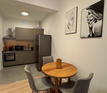 Antwerp Apartment | Luxury Suites Royal by Rikas Hotels