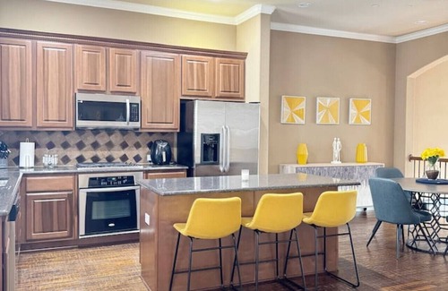 Legacy Park Apartment | Luxury Town House at Legacy Shops