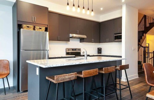 The Blue Mountains House | Luxury Townhome: Private Patio Shuttle, Trails!