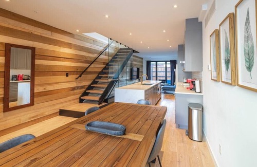 Olde Kensington House | Luxury Townhome 09 | Parking | Hosted By StayRafa