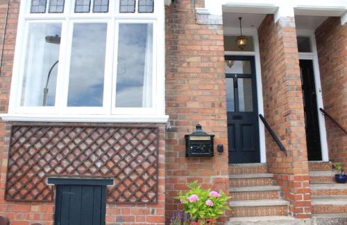 Shrewsbury House | Luxury townhouse in town centre, views, river walk, Free Parking