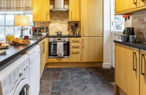 Roch Cottage | Luxury traditional Pembrokeshire stone cottage with Hot Tub and log burner.