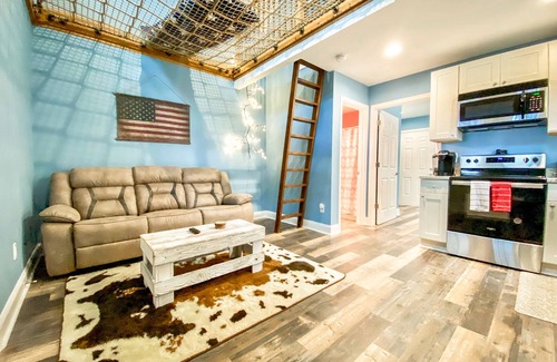 Clarks Hill House | Luxury Treehouse (Eagles Nest)