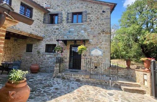 Anghiari Apartment | Luxury Tuscan Farm Stay, 1 bedroom with a pool