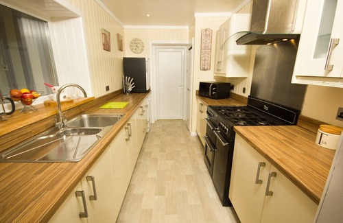 Cemaes Bay Cottage | Luxury Villa Cottage with Hot Tub Jacuzzi and stunning uninterrupted sea views!
