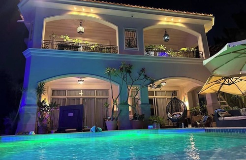 New Cairo Villa | Luxury villa in Cairo with pool - stylish & private. WLAN & near to the pyramids