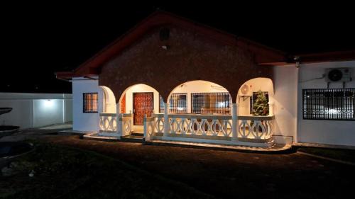 Limbe House | Luxury Villa Ensuite Room 4