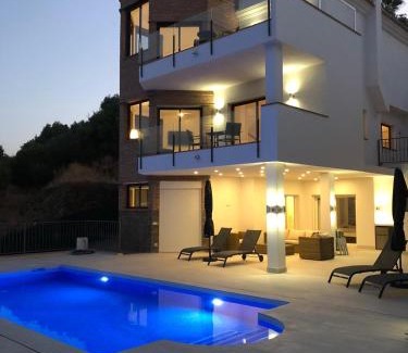 Mijas Villa | Luxury Villa for 12 people