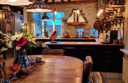 Hafnarfjordur Villa | Luxury Villa, geothermal hot tub, for 8 person