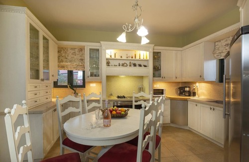 Koutouloufari Villa | Luxury Villa Golden Crest with private pool