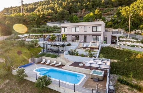 Kastel Stari Villa | Luxury Villa Grand View with Swimming Pool