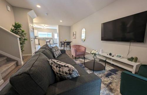 West Edmonton Apartment | Luxury Villa Home