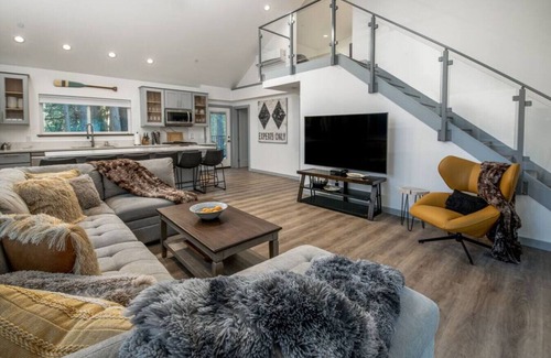 Alta Condo | Luxury Villa in Sierra Mountains