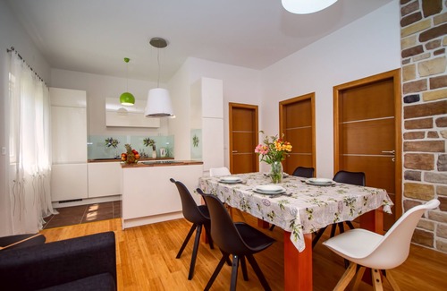 Stanici Villa | Luxury Villa Jasmina, heated pool, sea side, kids playground, fitness, sauna