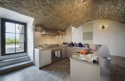 Rignano sull'Arno Villa | Luxury villa just 14 km from Florence. Sleeps 16 with hydromassage, sauna & gym!