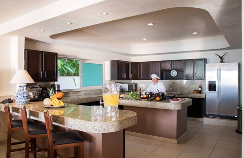 South Shore Hotel Area Villa | Luxury Villa on the Best Swimming Beach in Puerto Vallarta w/Full Staff & Pool