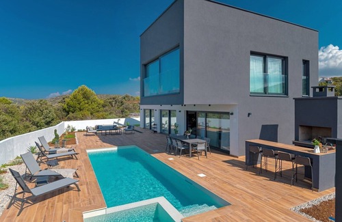 Dvornica Villa | Luxury Villa Silvery with Pool