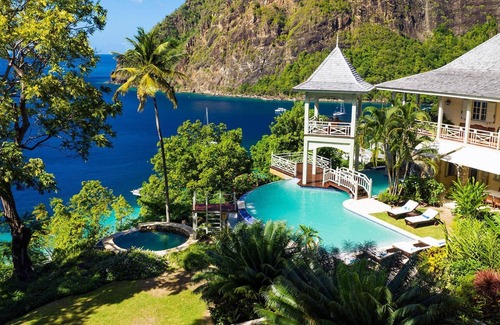 Soufriere Villa | Luxury Villa sleeps 12 includes 24hr security