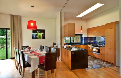 Charneca de Caparica e Sobreda House | Luxury Villa with housekeeping in Aroeira Golf Resort. 2km to Beach. 20km Lisbon