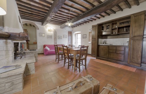 Montespertoli Villa | Luxury Villa with Swimmingpool in Chianti/Sleeps 21 - or more in extra suites