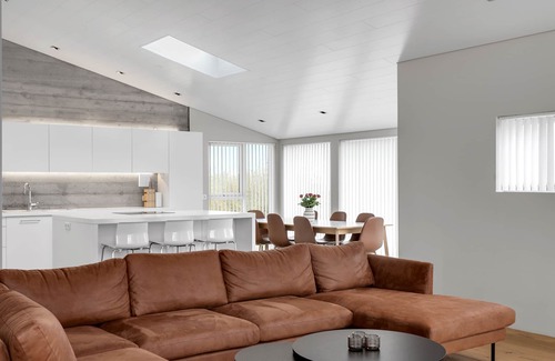 Laugaras Villa | Luxury Villa with river view In South Iceland - The Golden Circle