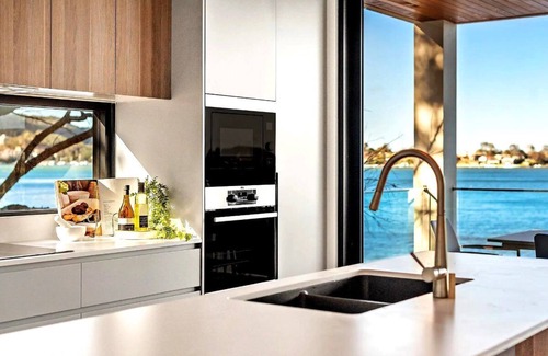 Point Clare House | Luxury Villas Clare De Lune Waterfront (with pool)