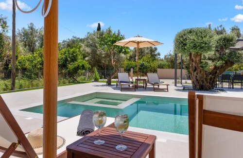 Nidri Villa | Luxury Waterfalls Villa Nidri Privet Pool Jaccuzi