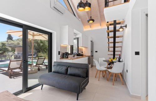 Nidri Villa | Luxury Waterfalls Villa Nidri Privet Pool Jaccuzi