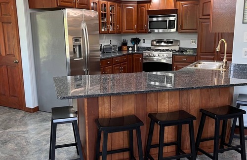 Alexandria Bay House | Luxury Waterfront Cottage 1000 Islands 6 BR, 4.5 Baths Book your 2026 vacation!