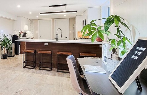 Winona Apartment | Luxury Waterfront Guest Suite