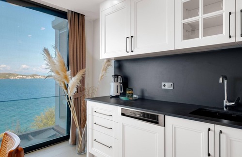 Dagbelen Apartment | Luxury Waterfront House 9 min to Yalikavak Marina