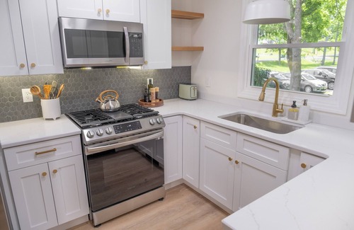 Wallkill House | Luxury Waterfront Retreat near New Paltz & the Gunks: Hike, Bike, or Relax!