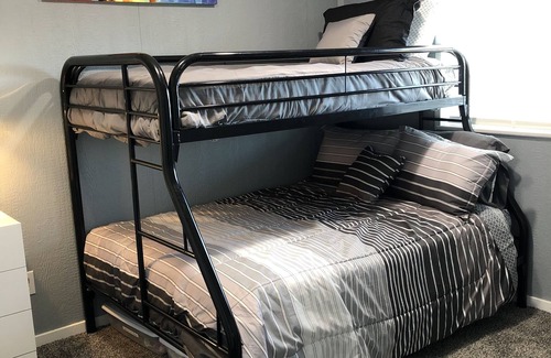 Commerce Cabin | Luxury Wolf Lodge - 2 bedroom - Lakefront.