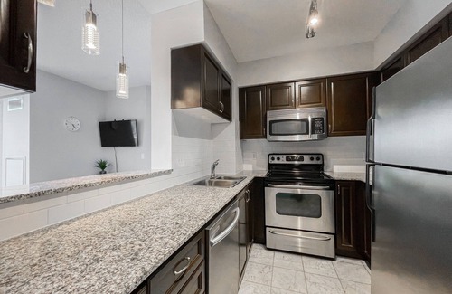 Yorkville Condo | Luxury Yorkville Condo (2 Bedroom)