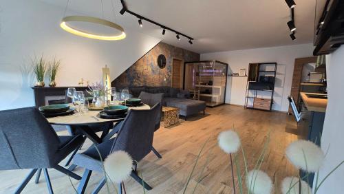 Muhr am See Apartment | Luxus Ferienwohnung Himmel und SPA mit privater Sauna und Wellnessdusche inkl Wifi und Parkplatz für 4Personen
