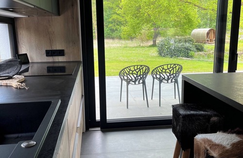 Basthorst House | Luxus Wellnesshaus für bis zu 6 Personen - mit Sauna & Whirlpoolwanne - BJ 2023