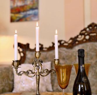 Caslav Apartment | Luxusní apartmán s empírovými freskami v centru Čáslavi