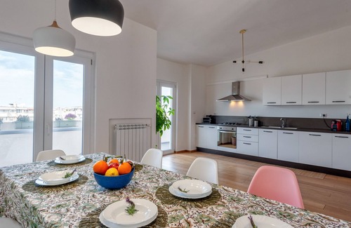 Brindisi Apartment | LuxusP4T 3 bedroom, Sauna, tennis court and pool